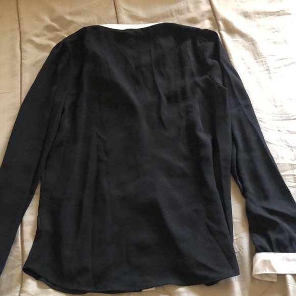 π Bowed Button Up - Picture 6 of 7